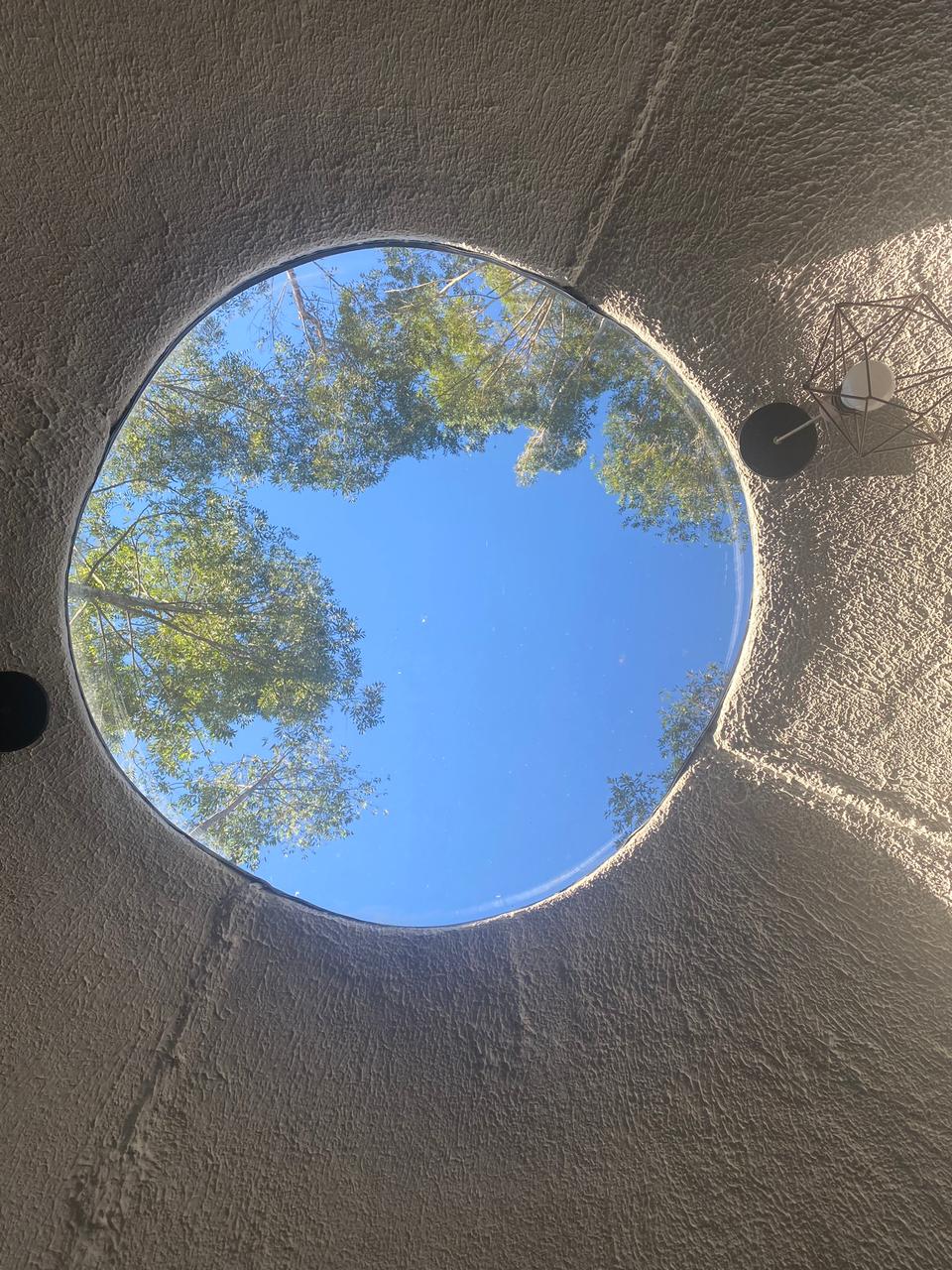 Clarabóia linear em estrutura de madeira